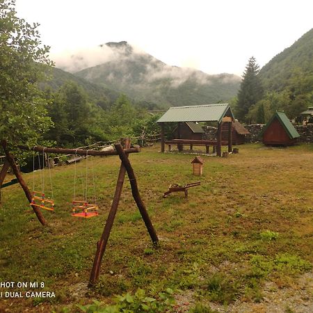 Private Accommodation Kalezic Mojkovac Bilik gambar