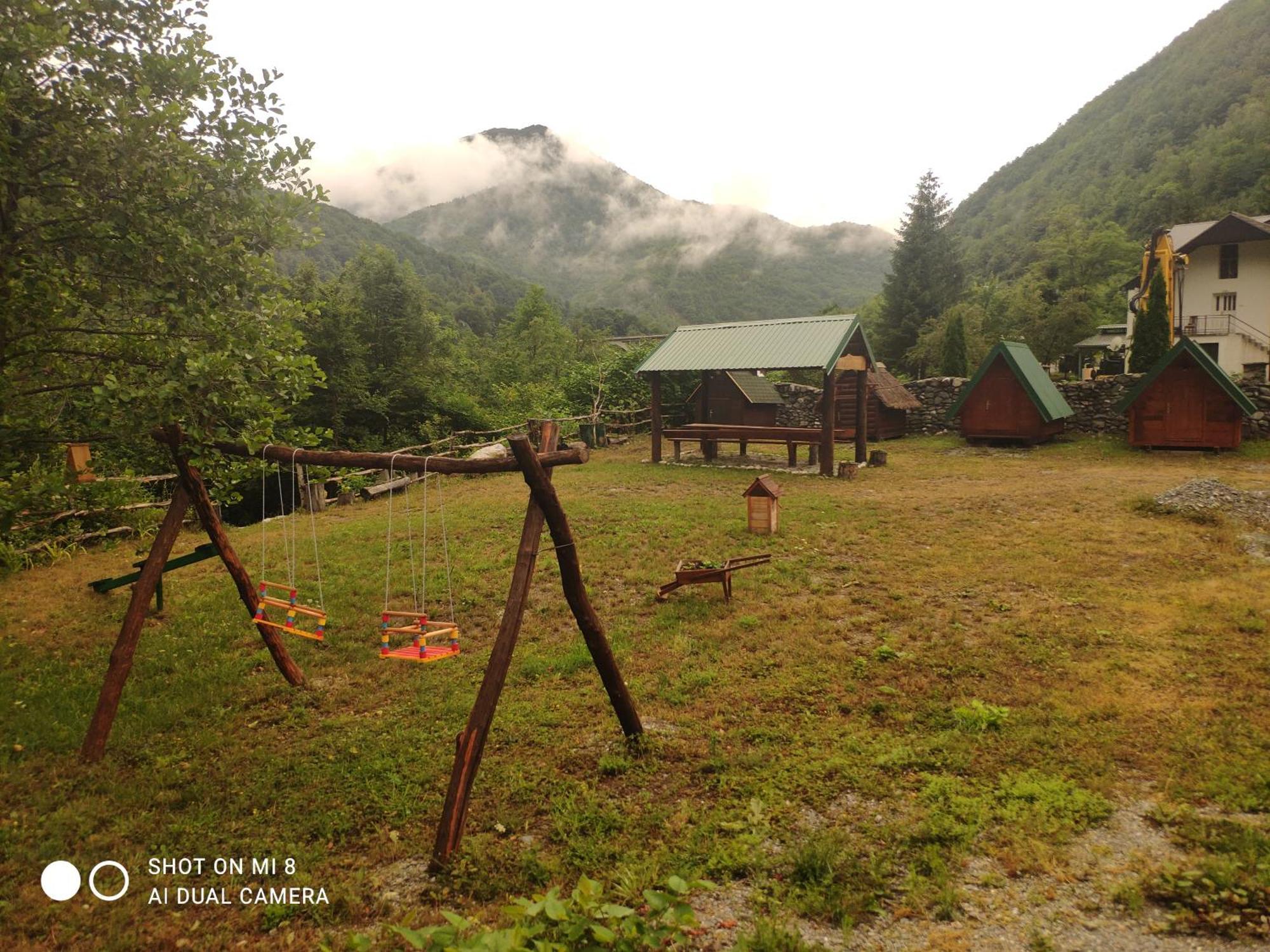Private Accommodation Kalezic Mojkovac Bilik gambar